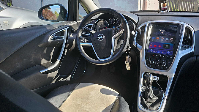 Opel Astra J 2010 – pierwszy właściciel Warschau - photo 1