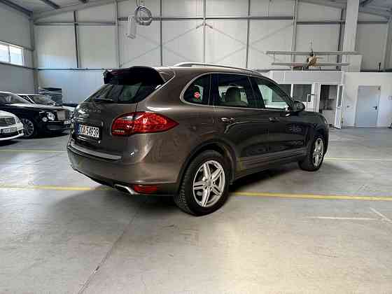 Porsche Cayenne - niezawodny SUV z bogatym wyposażeniem Oława