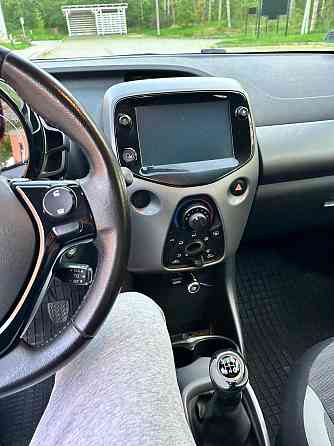 Toyota Aygo 1.0 72 KM, 2019, czerwony, 58 000 km Warszawa
