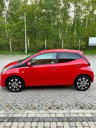 Toyota Aygo 1.0 72 KM, 2019, czerwony, 58 000 km Warszawa