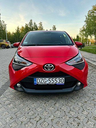 Toyota Aygo 1.0 72 KM, 2019, czerwony, 58 000 km Warszawa - photo 6