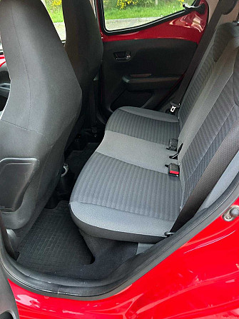 Toyota Aygo 1.0 72 KM, 2019, czerwony, 58 000 km Warszawa - photo 7