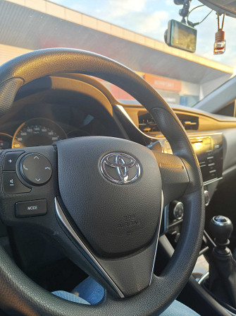 Toyota Corolla 2017 - niski przebieg, pierwszy właściciel Warszawa - photo 3