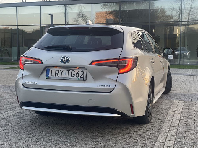 Toyota Corolla Hybrid 1.8 Kombi – świetny stan Warszawa - photo 2