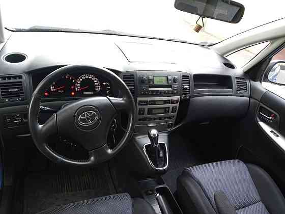 Toyota Corolla Verso na sprzedaż – niezawodny hatchback Warszawa