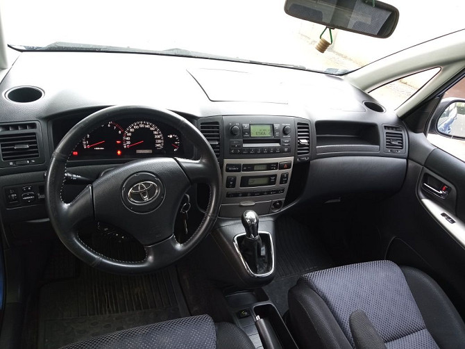 Toyota Corolla Verso na sprzedaż – niezawodny hatchback Warszawa - photo 6
