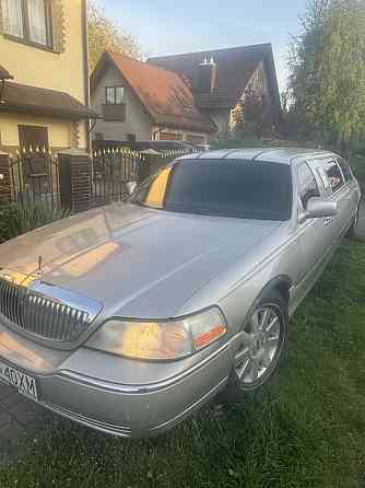 Lincoln Town Car - elegancka limuzyna na każdą okazję Orzesze
