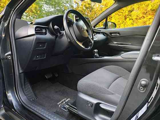 Toyota C-HR 1.8 Hybrid - bogate wyposażenie! Warszawa