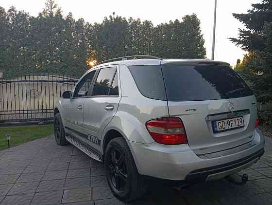 Mercedes-Benz ML 4Matic - SUV z mocnym silnikiem Warszawa