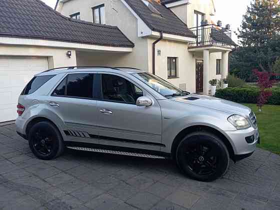 Mercedes-Benz ML 4Matic - SUV z mocnym silnikiem Warszawa