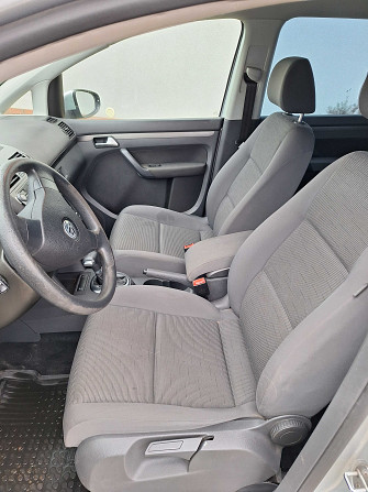 Volkswagen Touran 2010 - komfort i przestrzeń Warszawa - photo 2