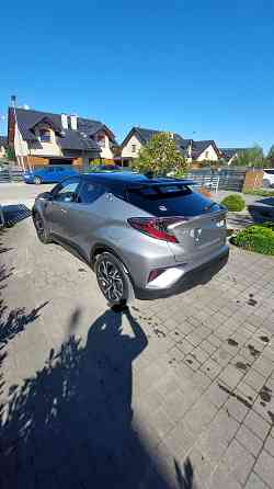 Toyota C-HR 1.8 Hybrid Selection – pełne wyposażenie, stan idealny Warszawa