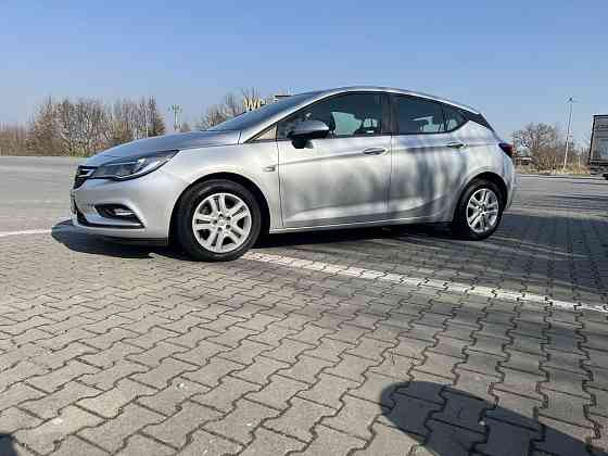 Opel Astra 2017 w dobrym stanie Warszawa