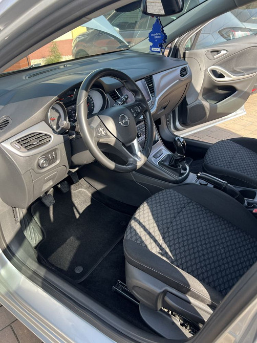 Opel Astra 2017 w dobrym stanie Warschau - photo 4