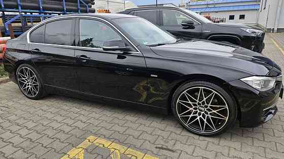 BMW Seria 3 F30 328i - dynamiczny sedan w świetnym stanie Warszawa