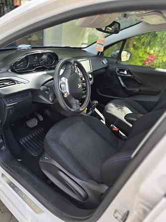 Peugeot 208 1.2 Benzyna 110 KM, garażowany, niski przebieg Warszawa