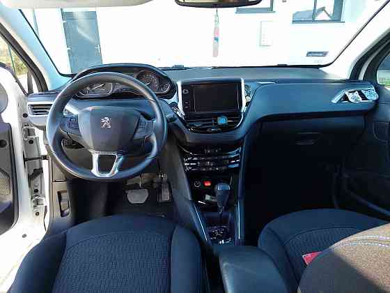Peugeot 208 1.2 Benzyna 110 KM, garażowany, niski przebieg Warszawa