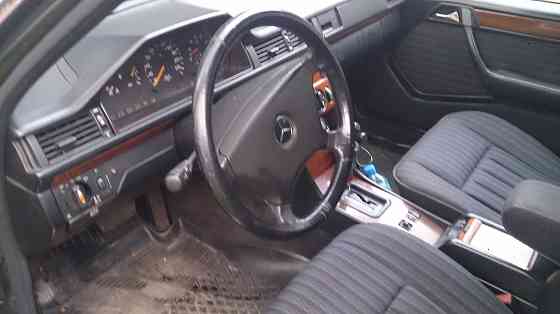 Mercedes W124 – Klasyk w świetnym stanie Warszawa