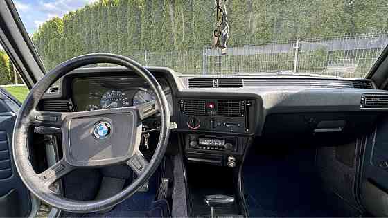 BMW 316 1978 – klasyka z automatyczną skrzynią Warsaw