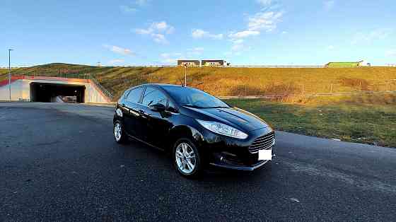 Ford Fiesta w świetnym stanie – 2017, benzyna, manualna Varsovie