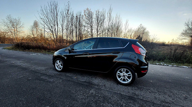 Ford Fiesta w świetnym stanie – 2017, benzyna, manualna Varsovie - photo 2