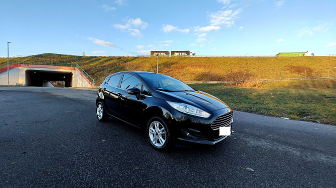 Ford Fiesta w świetnym stanie – 2017, benzyna, manualna Varsovie - photo 3