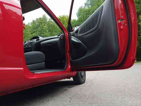 Toyota Yaris 2004 – ekonomiczne miejskie auto Warszawa