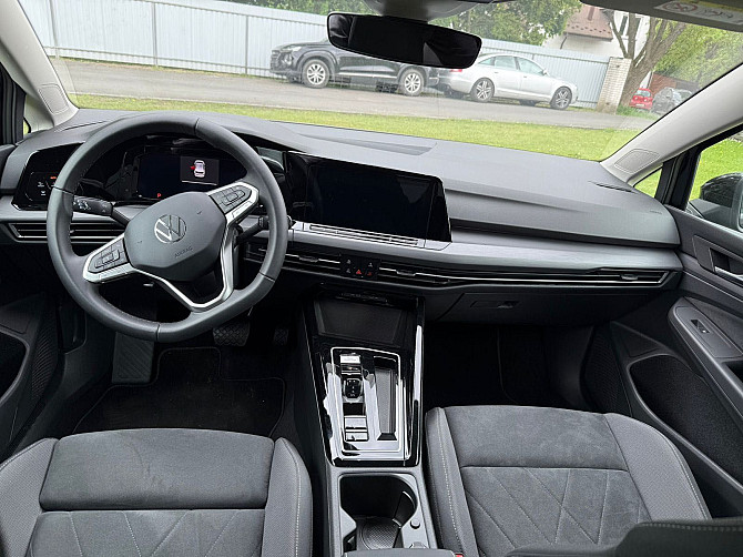 Volkswagen Golf 8 – Komfort i Nowoczesność Varsovia - foto 1