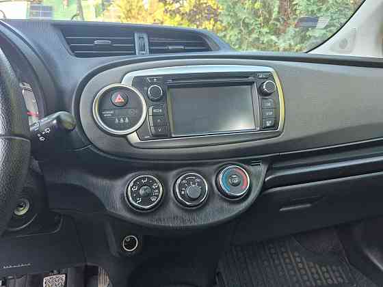 Toyota Yaris 2011 - Niezawodny i ekonomiczny hatchback Warszawa
