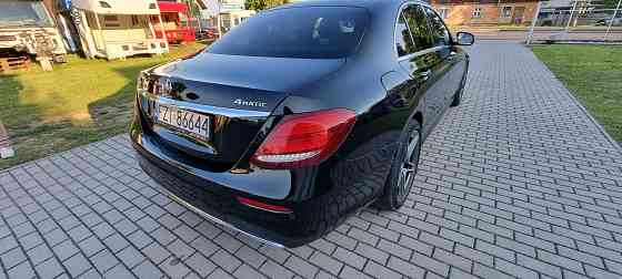 Mercedes E Klasa 220 D 4MATIC Limuzyna, bezwypadkowy, ASO Warsaw