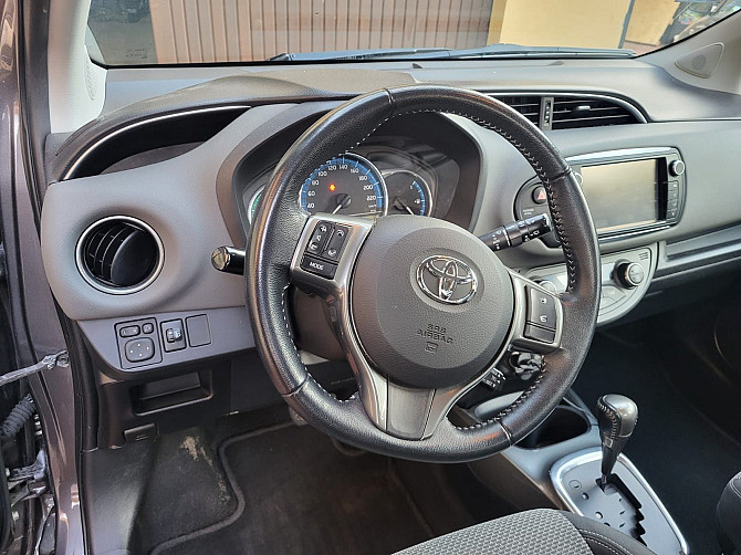 Toyota Yaris Hybrid, ekonomiczny i niezawodny Srodmiescie - photo 1