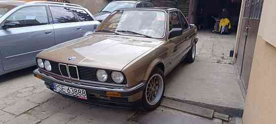 BMW E30 Seria 3 - klasyczny kabriolet z 1984 roku Warsaw