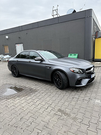 Mercedes E63s AMG w idealnym stanie Warsaw - photo 8