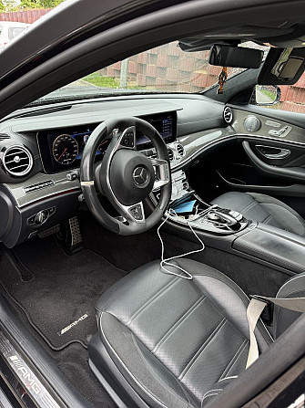 Mercedes E63s AMG w idealnym stanie Warsaw - photo 1