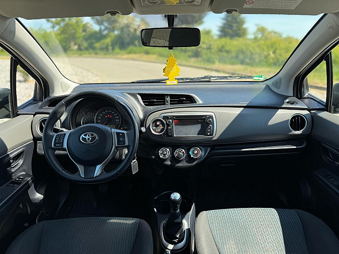 Toyota Yaris 2011 – niezawodny i oszczędny hatchback Warszawa - photo 4