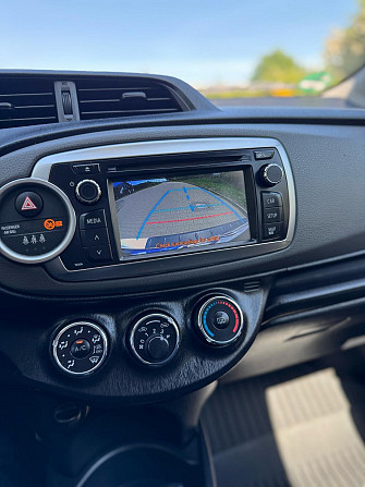 Toyota Yaris 2011 – niezawodny i oszczędny hatchback Warszawa - photo 2