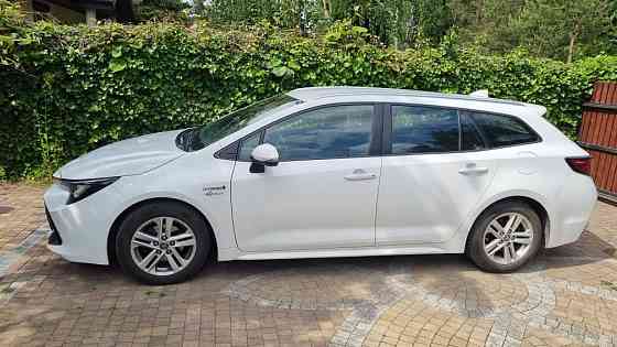 Toyota Corolla Hybrid 1.8 – ekonomiczne i komfortowe auto Warszawa